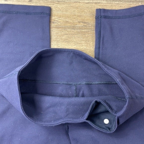 Lululemon Women’s 21” Align Crop Leggings, True Navy, size 6 - Picture 4 of 13